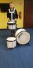 Orkiestrant gra na instrumencie
